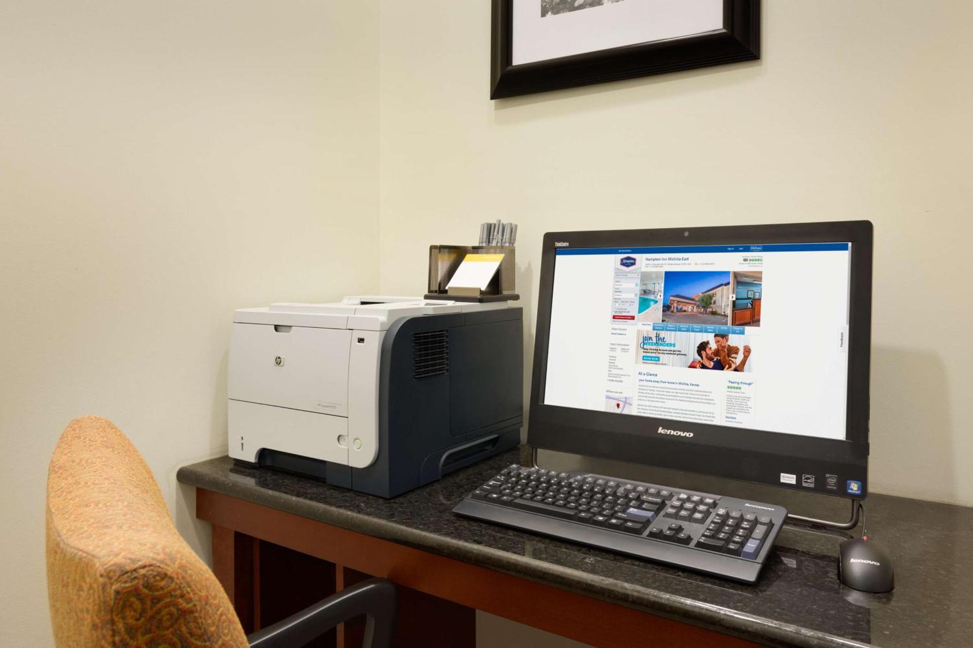 Hampton Inn Wichita-East Esterno foto