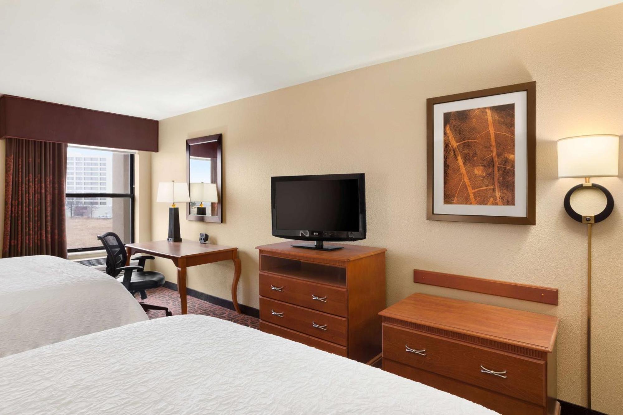 Hampton Inn Wichita-East Esterno foto