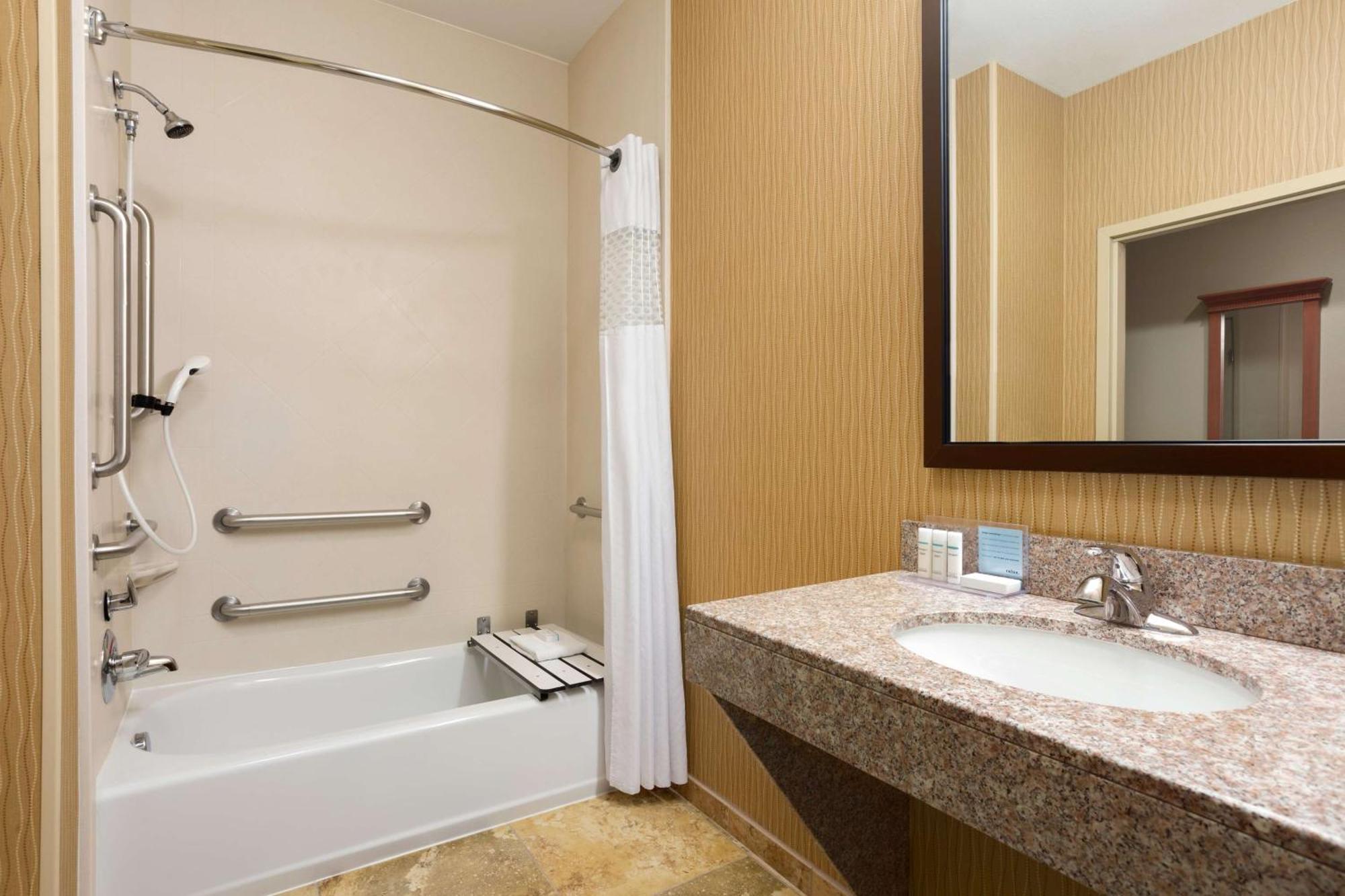 Hampton Inn Wichita-East Esterno foto