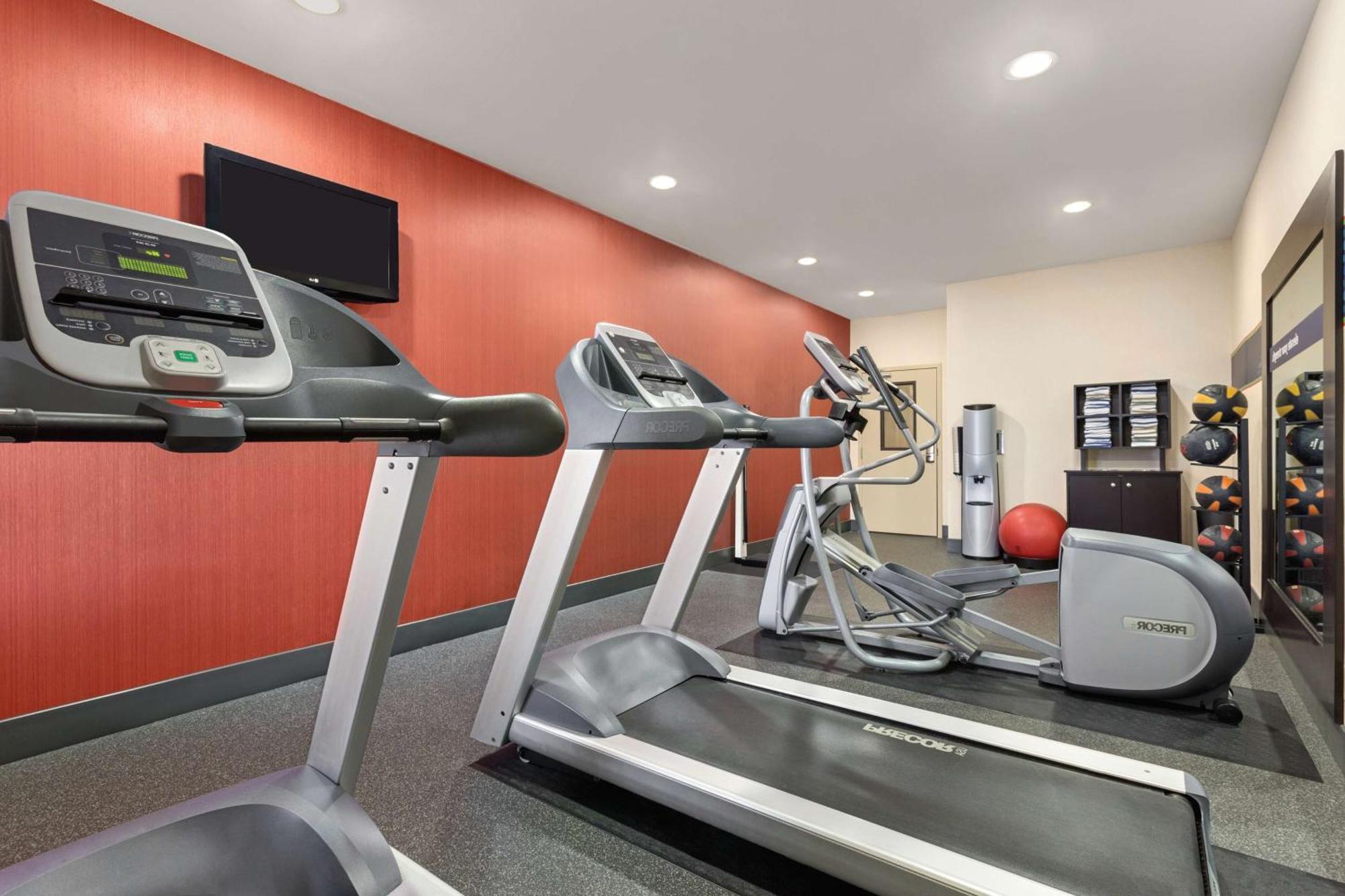 Hampton Inn Wichita-East Esterno foto