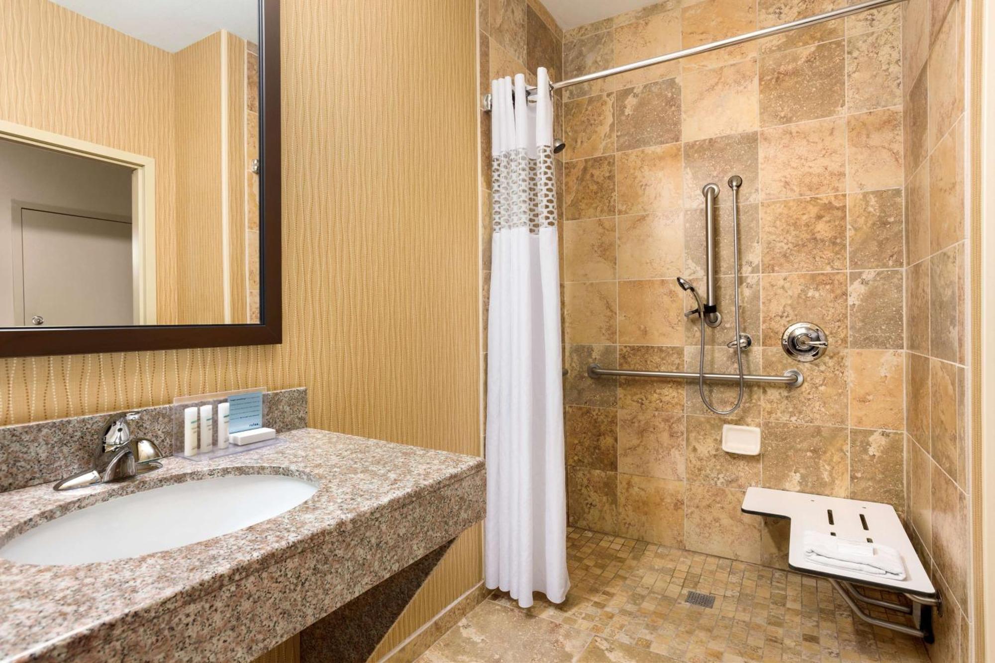 Hampton Inn Wichita-East Esterno foto