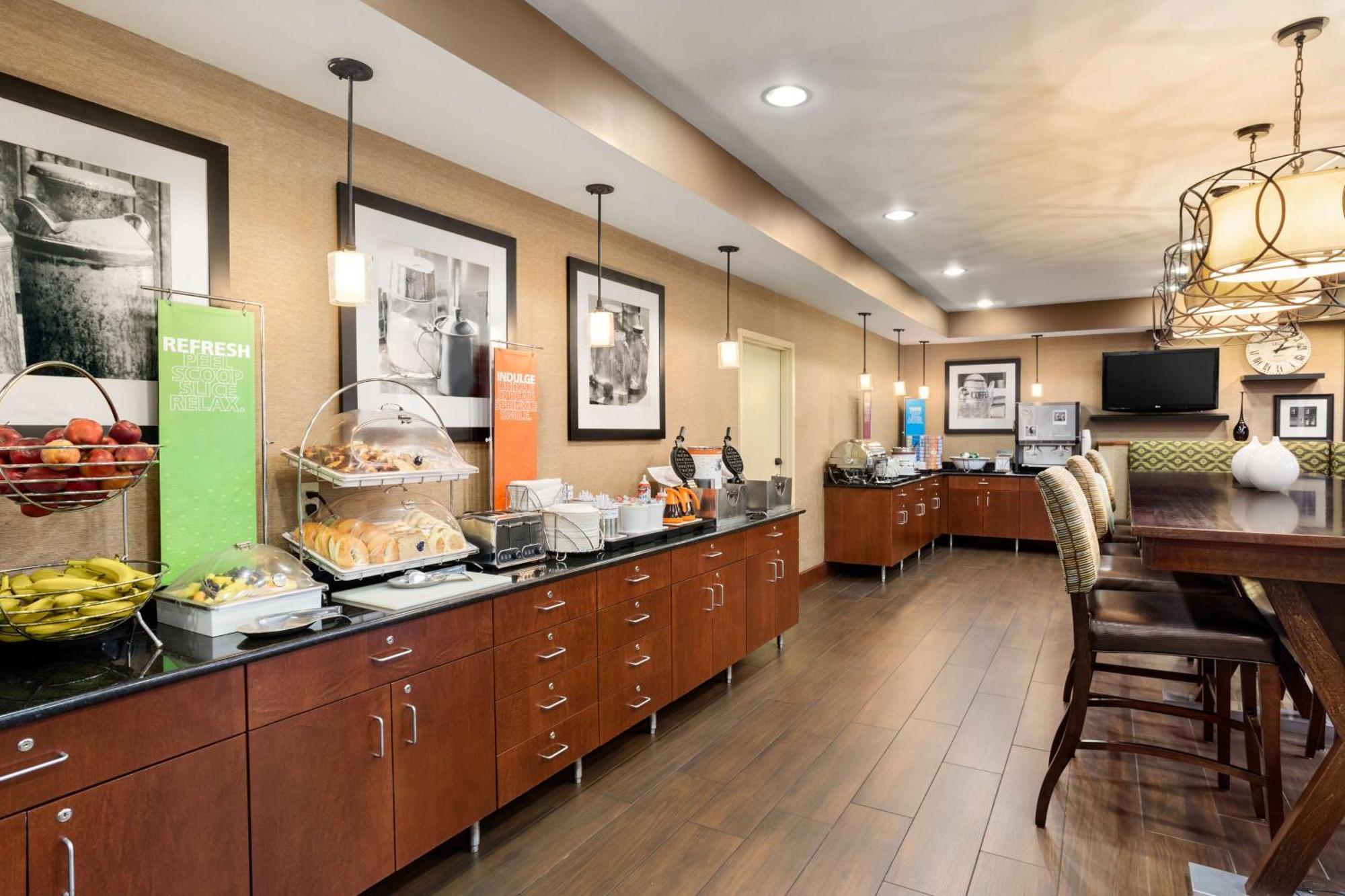 Hampton Inn Wichita-East Esterno foto