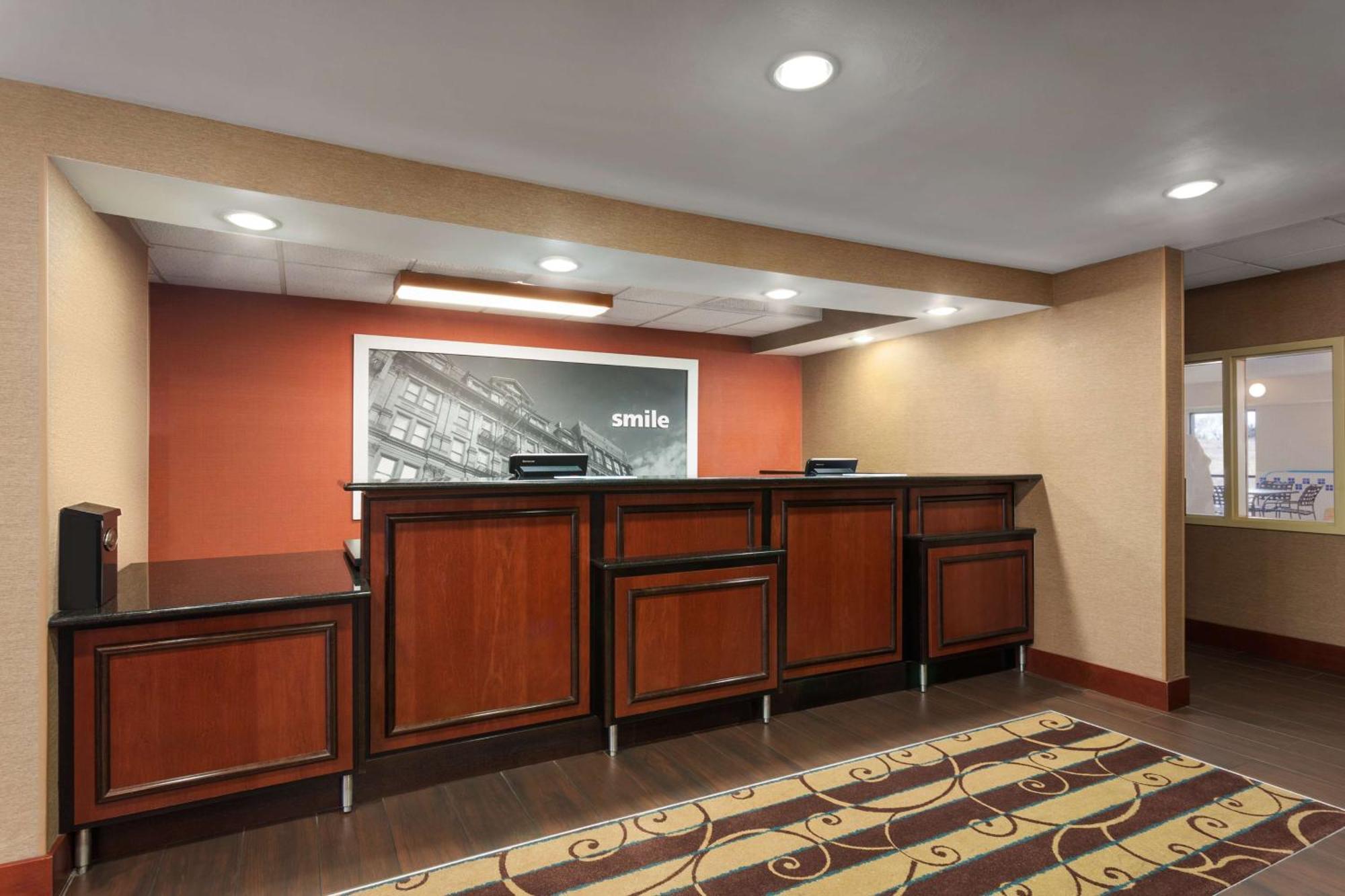 Hampton Inn Wichita-East Esterno foto