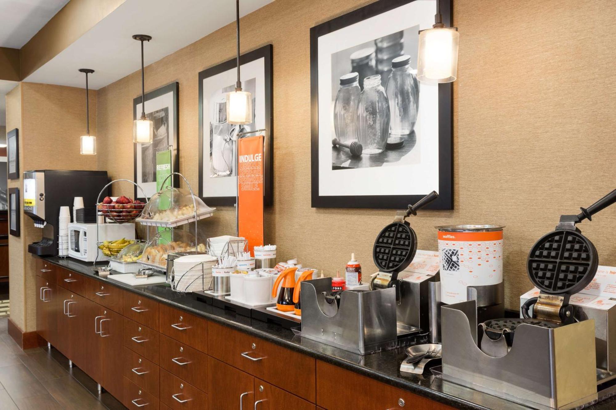 Hampton Inn Wichita-East Esterno foto
