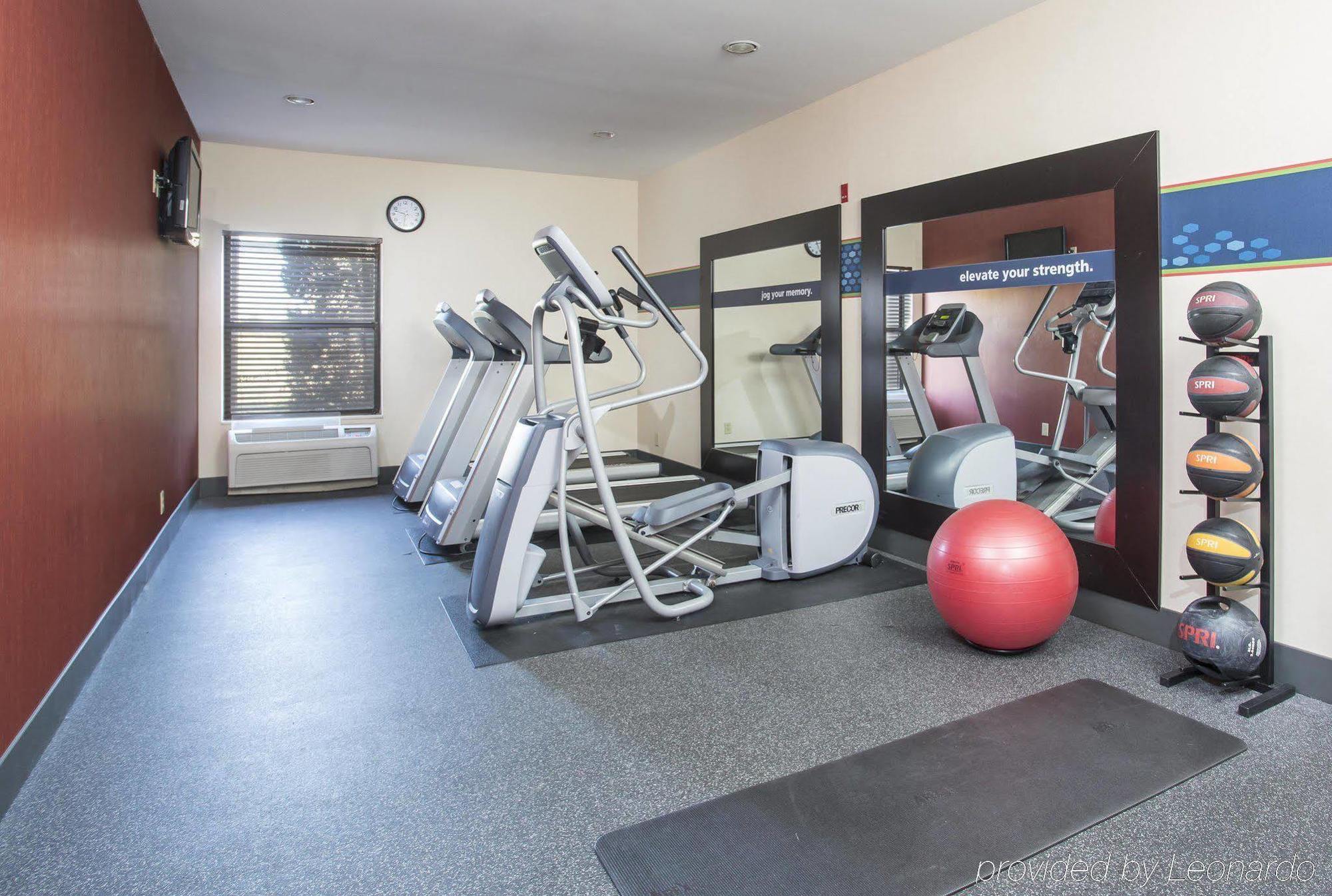 Hampton Inn Wichita-East Esterno foto