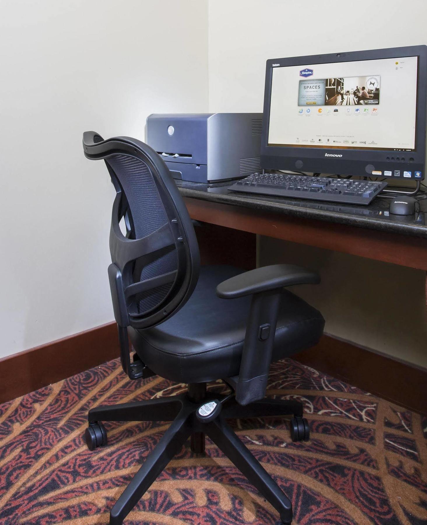 Hampton Inn Wichita-East Esterno foto